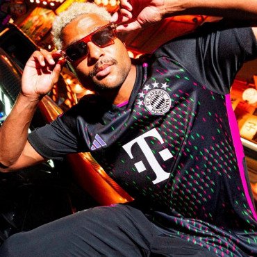 طقم بايرين ميونيخ الثاني 23/24