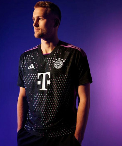 طقم بايرين ميونيخ الثاني 23/24