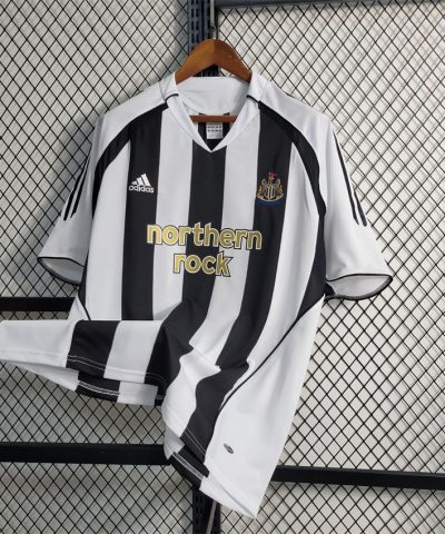 NEWCASTLE UNITED RETRO T-SHIRT 2004/2006