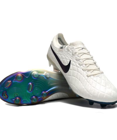 The nike tiempo legend Emerald