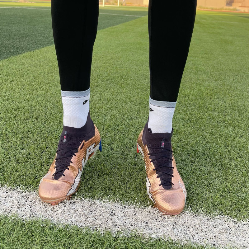 بوت نايك ميركوريال فينوم إليت – إصدار ذهبي فاخر | Nike Mercurial Phenom Elite Gold Edition بوت نايك ميركوريال فينوم إليت – إصدار ذهبي فاخر | Nike Mercurial Phenom Elite Gold Edition