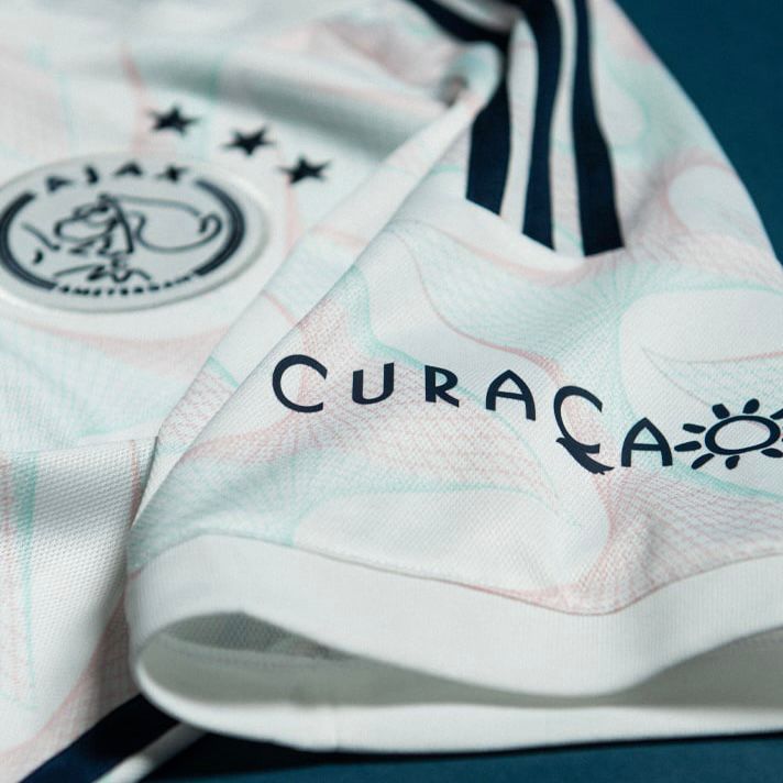 تيشيرت اياكس الثاني