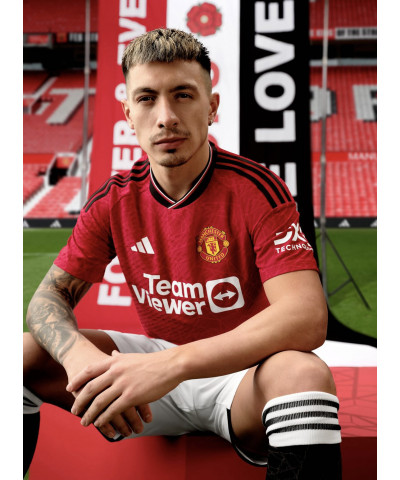 طقم مانشستر يونايتد 23/24 