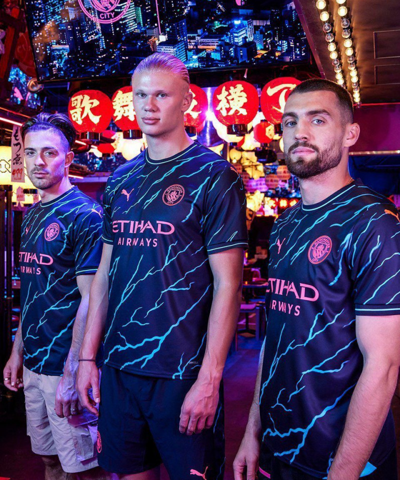 طقم مانشستر سيتي الثالث 23/24