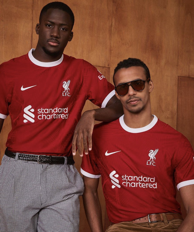 طقم ليفربول الاساسي 23/24