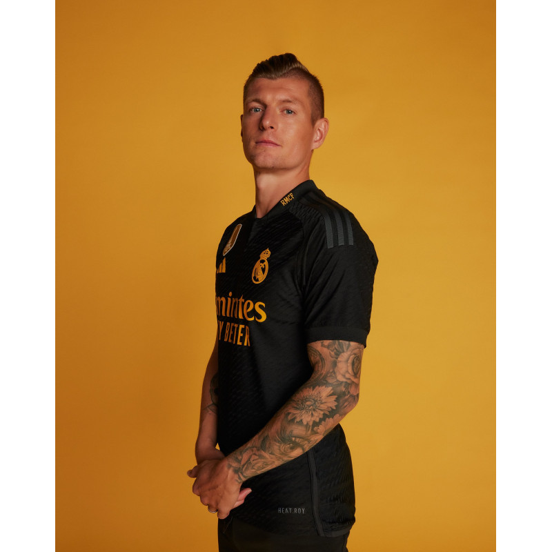 طقم ريال مدريد الثالث 23/24 