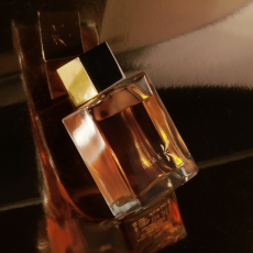 إيلا كيه غيبلي أو دو بارفيوم 100 مل إيلا كيه غيبلي أو دو بارفيوم 100 مل