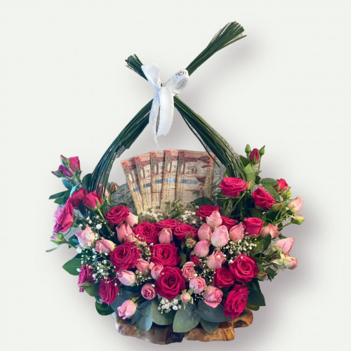 قاعدة باللون الفوشي 