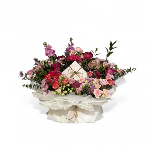 باقة ورد مع شوكولاته