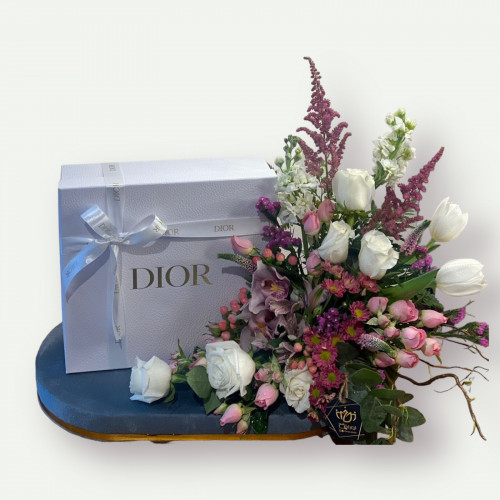 قاعدة الأزهار المخمل 