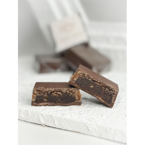 شوكليت بلجيكي بالمذاق الفريد ممزوج بحشوة البراونيز الطري شوكليت بلجيكي بالمذاق الفريد ممزوج بحشوة البراونيز الطري