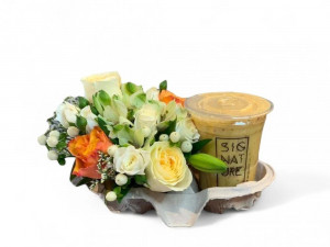 ماذا يحدث عندما تلتقي الورود بالقهوة والعصير ماذا يحدث عندما تلتقي الورود بالقهوة والعصير