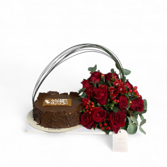 باقة ورد وكيك المميزة