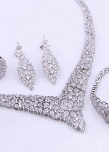 طقم فضة عيار 925(٠٠٠65٠١٠)