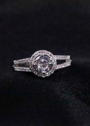 خاتم فضة عيار925كود(٠٠٣٠٩٠٠)