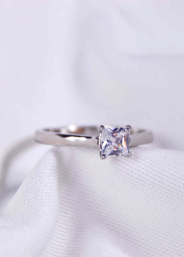 خاتم فضة عيار925كود(٠٠١٠٩٠٠)