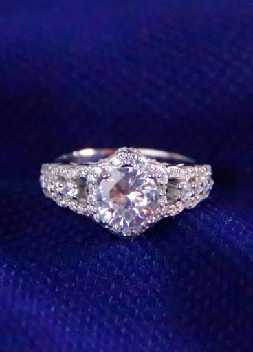 خاتم فضة عيار925كود(٠٠٤٠١٠٠)