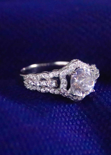 خاتم فضة عيار925كود(٠٠٤٠١٠٠)