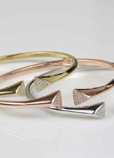 اسوارة فضة عيار٩٢٥كود(٠٠١٨٠٣٠٠)