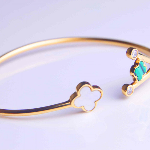 اسوارة فضة عيار925كود (٠٠٤٠٣٠٠)