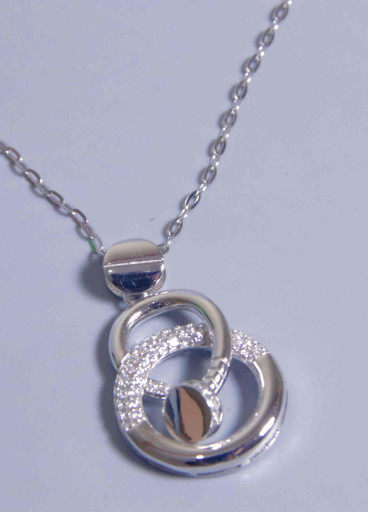 عقد فضة عيار925كود(٠٠٣٠٧٠٠)