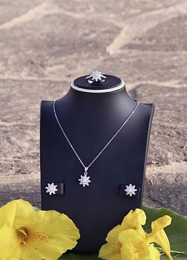 طقم فضة عيار 925 دقة الماس 