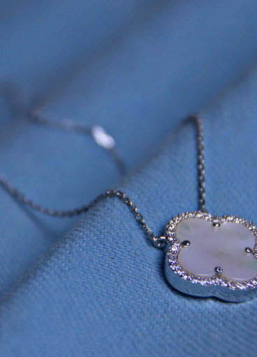 عقد فضة عيار 925كود(٠٠٣٠٧٠٠)