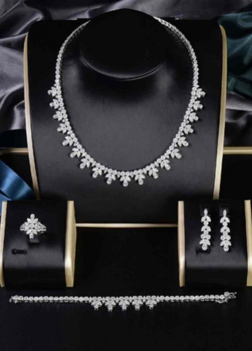 طقم فضة عيار 925(٠٠٠68٠٠٣٠)