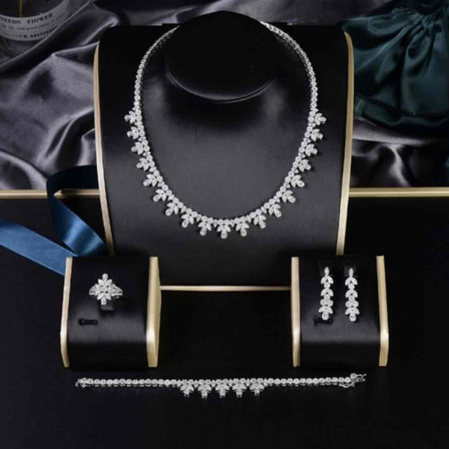 طقم فضة عيار 925(٠٠٠68٠٠٣٠)