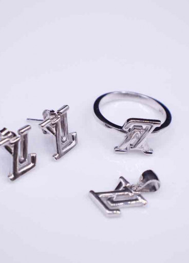 طقم فضة عيار 925كود (٠٠٥٠٦٠٠)