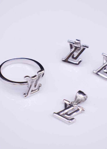 طقم فضة عيار 925كود (٠٠٥٠٦٠٠)