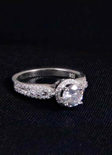 خاتم فضة عيار925كود(٠٠٣٠٩٠٠)