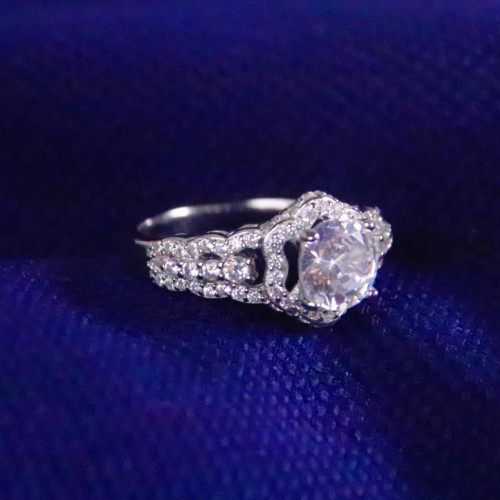 خاتم فضة عيار925كود(٠٠٤٠١٠٠)