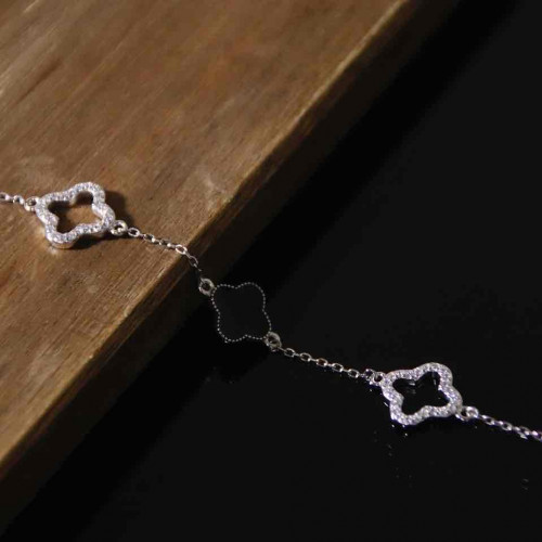 اسوارة فضة عيار 925 كود(٠٠٢٠٥٠٠)