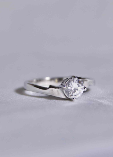 خاتم فضة عيار 925كود(٠٠٢٠٤٠٠)