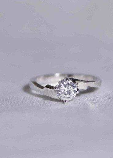 خاتم فضة عيار 925كود(٠٠٢٠٤٠٠)