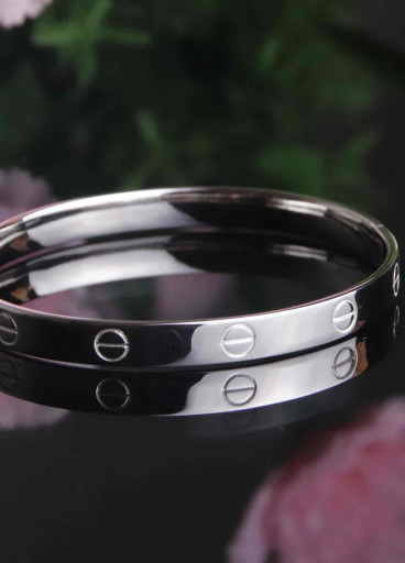 اسوارة فضة عيار925كود (٠٠١٨٠٣٠٠)