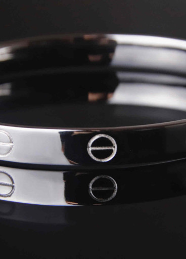 اسوارة فضة عيار925كود (٠٠١٨٠٣٠٠)