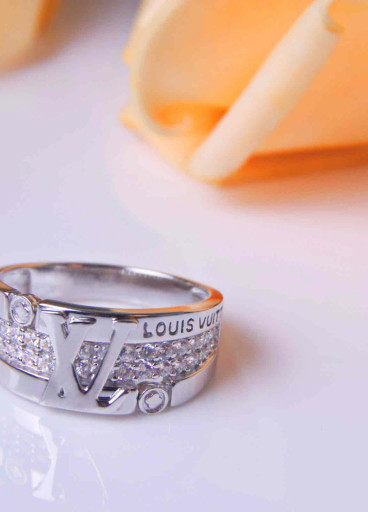 خاتم فضة عيار925كود(٠٠٣٠٦٠٠)