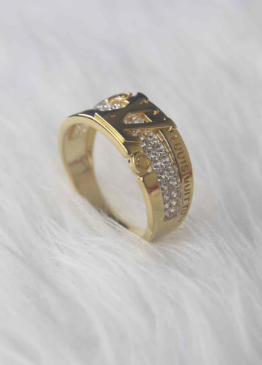 خاتم فضة عيار٩٢٥كود(٠٠٣٠٢٠٠)