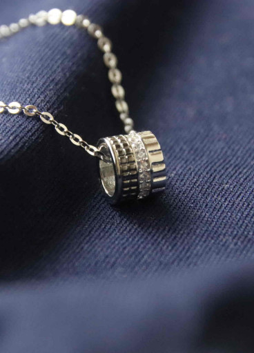 عقد فضة عيار٩٢٥كود(٠٠٢٠٦٠٠)