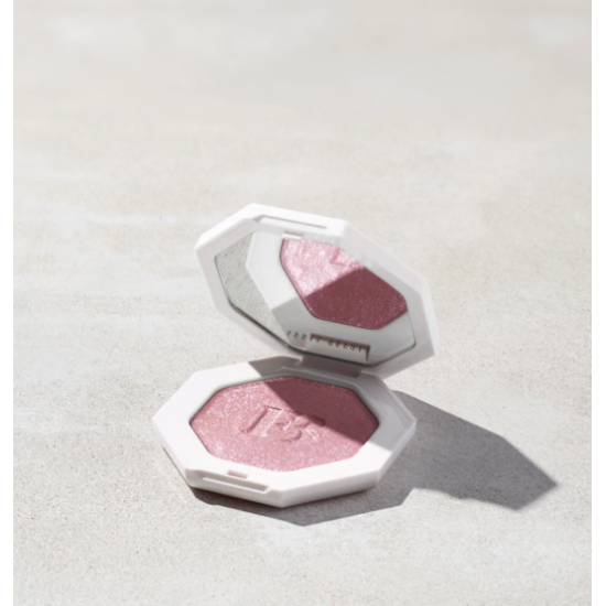 اضاءة هايلايتر كيلاوات فري ستايل من فنتي بيوتي