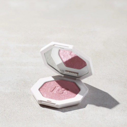 اضاءة هايلايتر كيلاوات فري ستايل من فنتي بيوتي