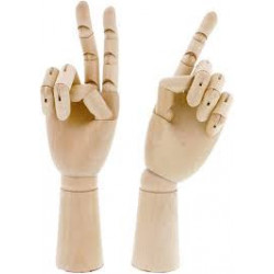 مجسم يد الانسان خشبي