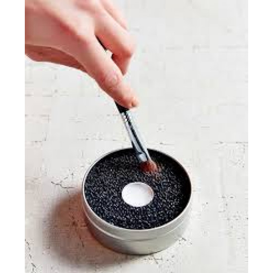 إسفنجة كولور سويتش (Color Switch) للتنظيف السريع والجاف لفرش المكياج