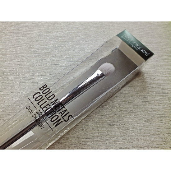 فرشاة bold metals oval shadow 
