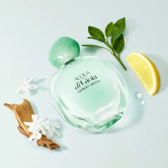 مجموعة هدايا عطر أكوا دي جويا من أرماني بيوتي مع بخاخ للسفر (أصلي 100%) مجموعة هدايا عطر أكوا دي جويا من أرماني بيوتي مع بخاخ للسفر (أصلي 100%)