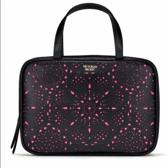 شنطة المكياج قصات الليزر للسفر من فيكتوريا سيكرت شنطة المكياج قصات الليزر للسفر من فيكتوريا سيكرت