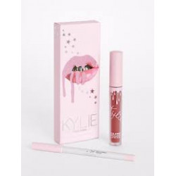 احمر شفاه سائل مطفي درجة تونتي من كايلي كوزمتيكس احمر شفاه سائل مطفي درجة تونتي من كايلي كوزمتيكس