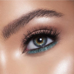 باليت تيك مي تو فيكيشن من كايلي